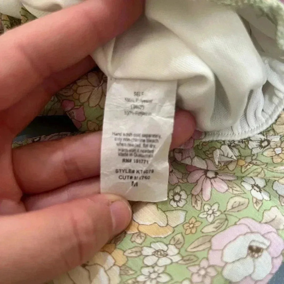 Le Lis Floral Crop Top size Medium - Picture 5 of 6